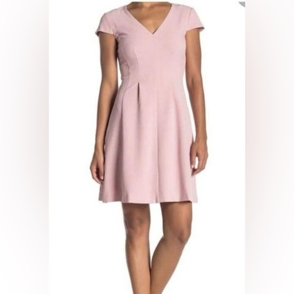 Eliza J Dress V-neck Blush Pink Cap Sleeve Fit & Flare Mini Dress Sz 10 - Picture 1 of 7